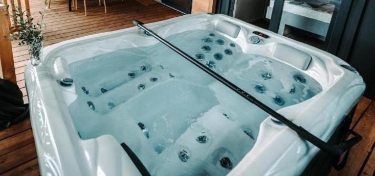 Sea House Pool & Jacuzzi, Bikes, Sup - Privilege Point Camping & Villas Selce Exterior foto